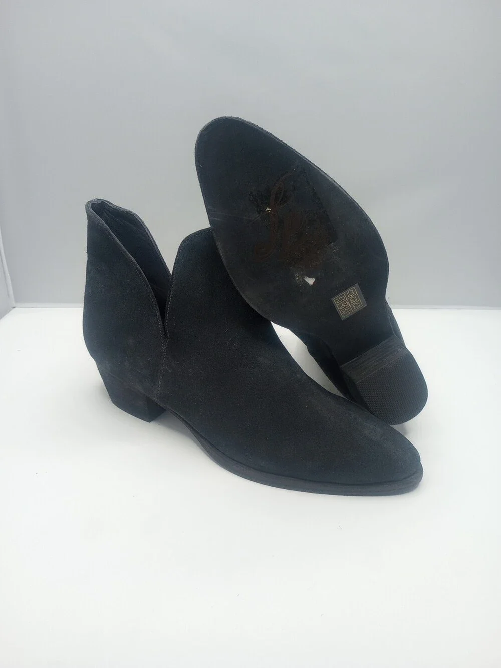 Free People Women's Charm Double V Ankle Boots Smoke Suede Size 38.5 NEW NO BOX